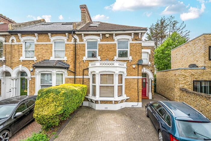3 Bedroom Flat For Sale In Cranston Road, London, SE23