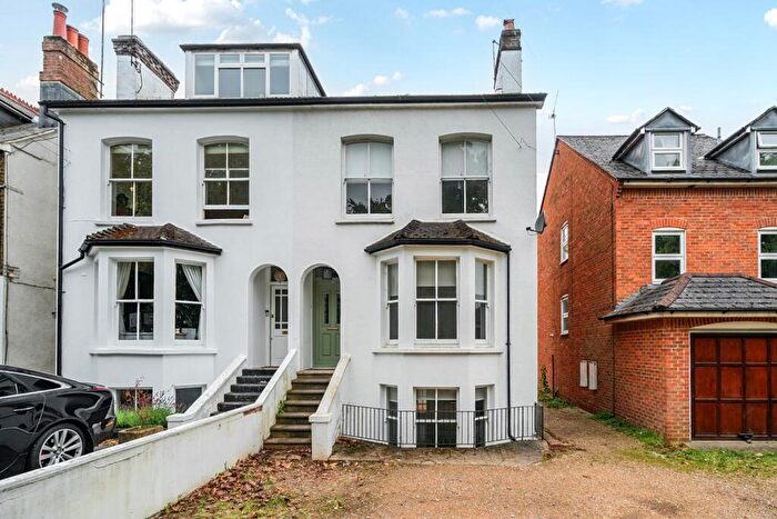 4 Bedroom Semi-Detached House For Sale In Tilford Road, Farnham, Surrey, GU9