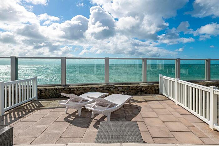 3 Bedroom Park Home For Sale In Seafront Lodge Nr Abersoch, LL53