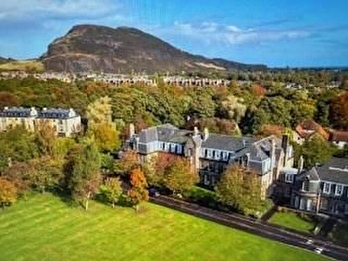 2 Bedroom Flat To Rent In East Suffolk Park, Newington, Edinburgh, EH16