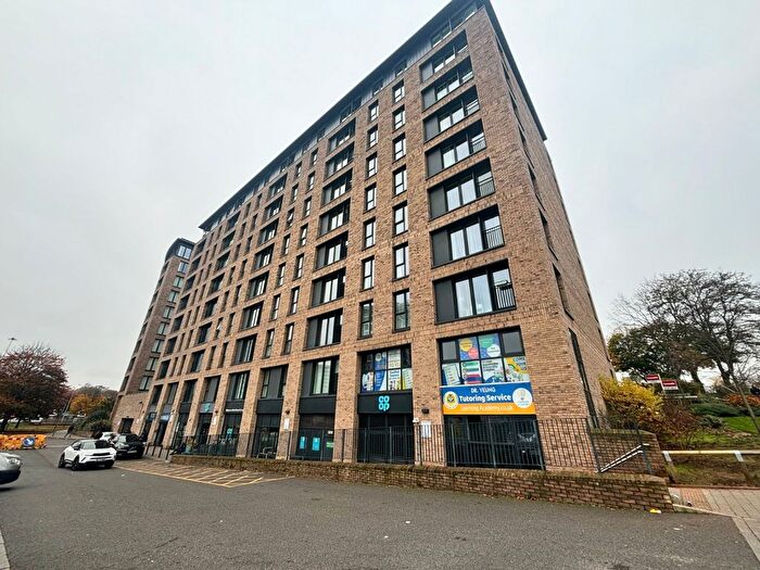 2 Bedroom Flat For Sale In Lexington Gardens, Birmingham, West Midlands, B15