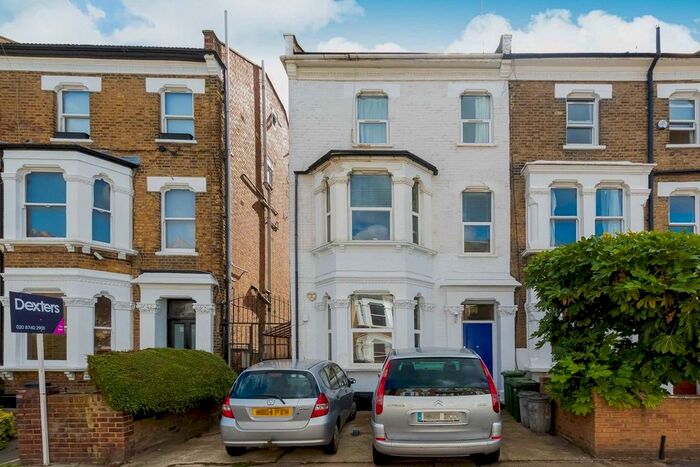 2 Bedroom Flat To Rent In Frithville Gardens, London W12