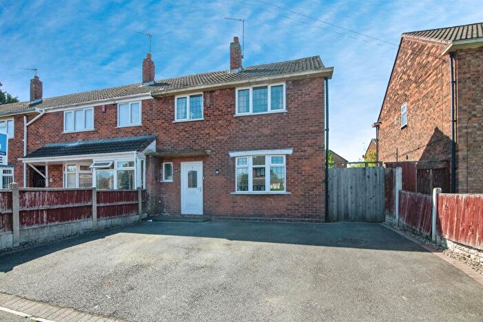 4 Bedroom End Of Terrace House For Sale In Lichfield Street, Tipton, DY4