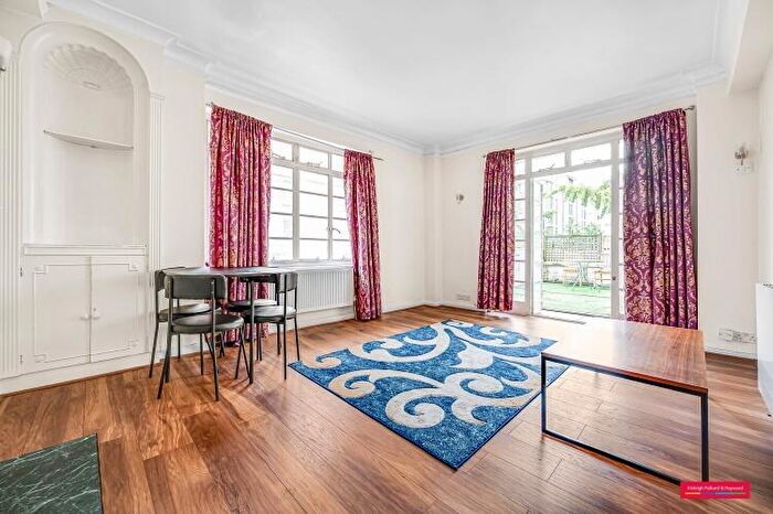 3 Bedroom Flat To Rent In Gloucester Place London, NW1