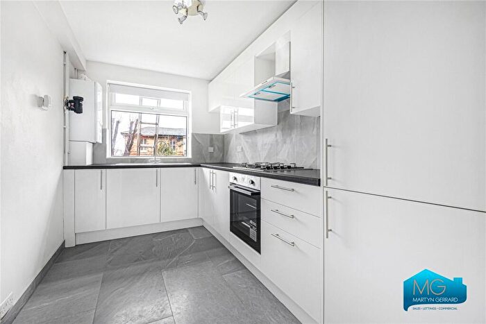 2 Bedroom Apartment To Rent In Somerset Road, New Barnet, Hertfordshire, EN5