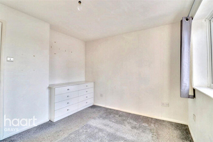 1 Bedroom Flat To Rent In Danbury Crescent, South Ockendon, RM15