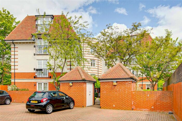 1 Bedroom Flat To Rent In Willow Avenue, Barnes, SW13