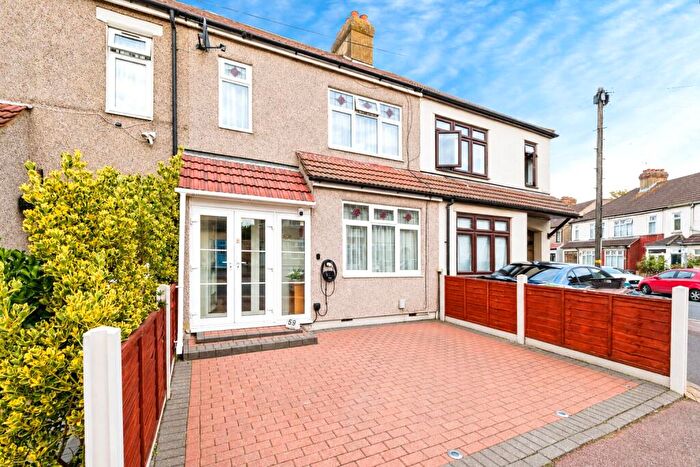 3 Bedroom Terraced House For Sale In Westminster Gardens, Barking, IG11