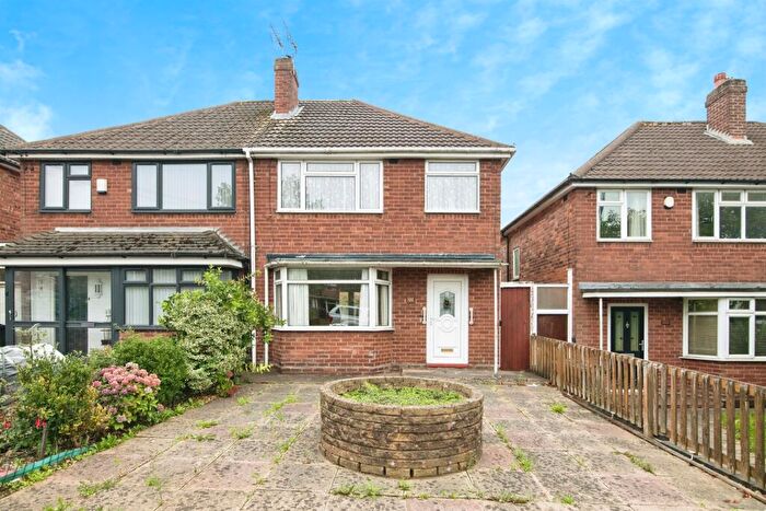 3 Bedroom Semi-Detached House For Sale In Maypole Lane, Birmingham, B14