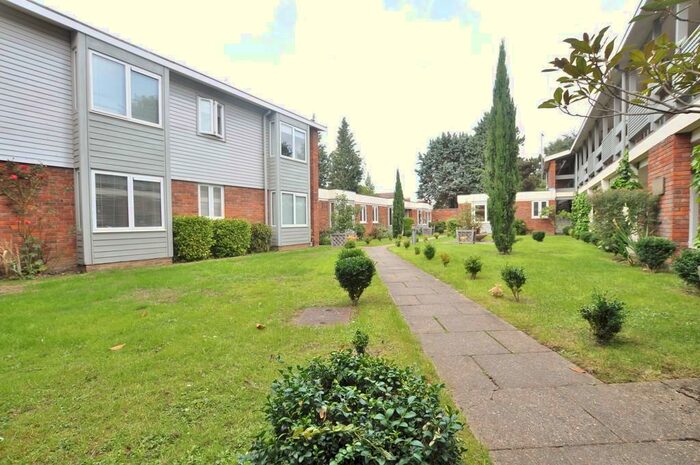 1 Bedroom Apartment To Rent In Mathon Court, GU1