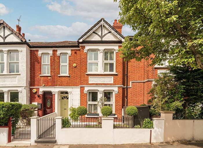 4 Bedroom Property For Sale In Chandos Avenue, Ealing, W5