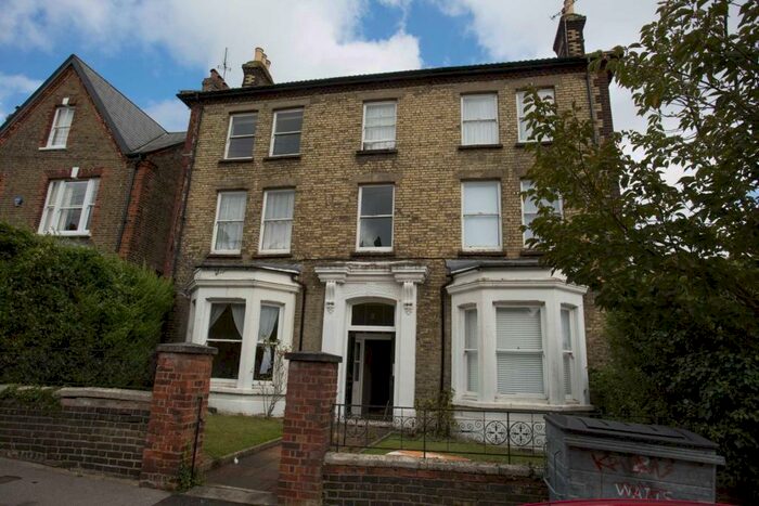 Studio To Rent In Watts Avenue, Rochester, ME1