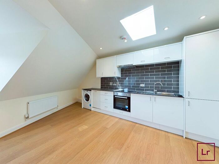 1 Bedroom Flat To Rent In Tapster Street, Barnet, EN5