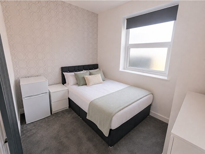 1 Bedroom Studio To Rent In Ashburnham Road, Luton, Bedfordshire, LU1