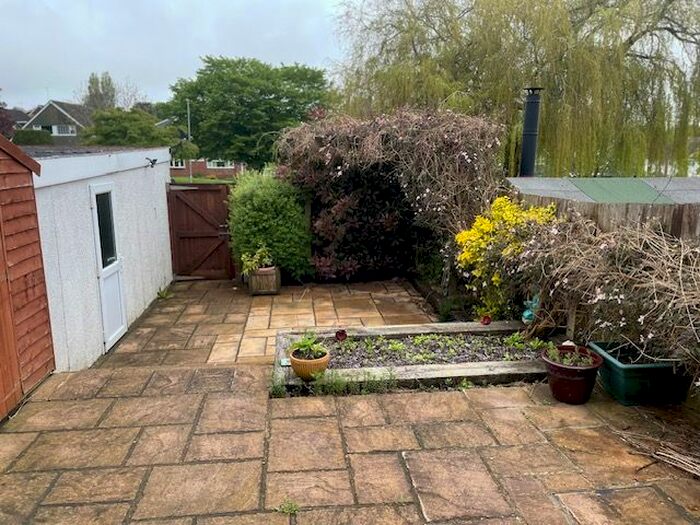 3 Bedroom Semi-Detached House To Rent In Oaktree Avenue, Bristol, BS16