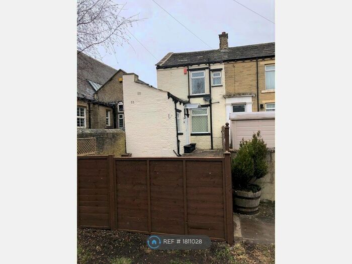 2 Bedroom End Of Terrace House To Rent In Horsman Street, Bradford, BD4