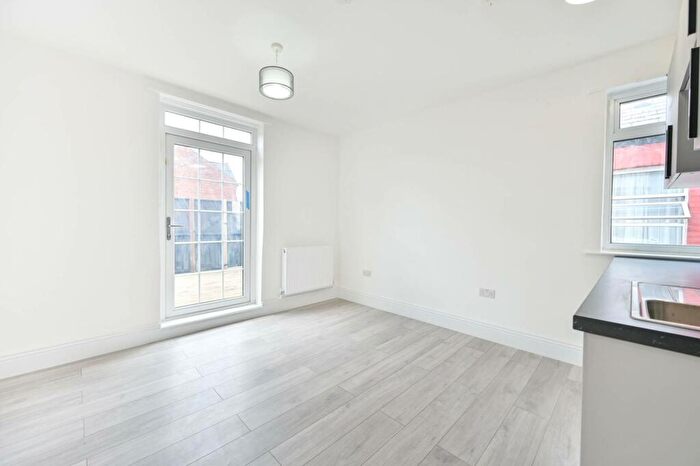 Studio To Rent In Mora Road, Cricklewood, London, NW2