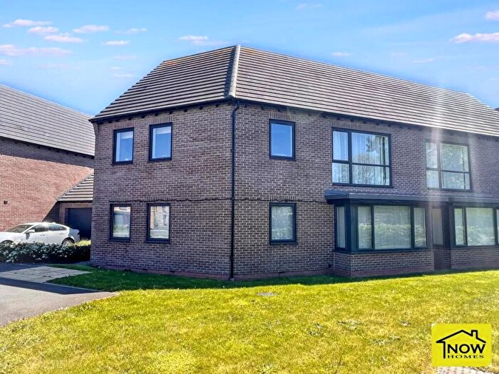 2 Bedroom Maisonette For Sale In Lord Hawke Way, Newark, Nottinghamshire., NG24