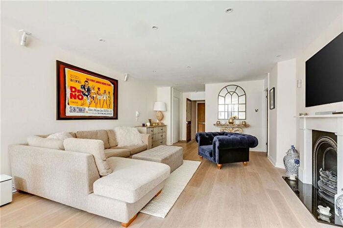 2 Bedroom Flat To Rent In Alder Lodge, London, SW6