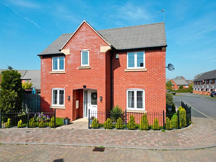 3 Bedroom Detached House For Sale In Roundhouse Drive, Rugby, CV22