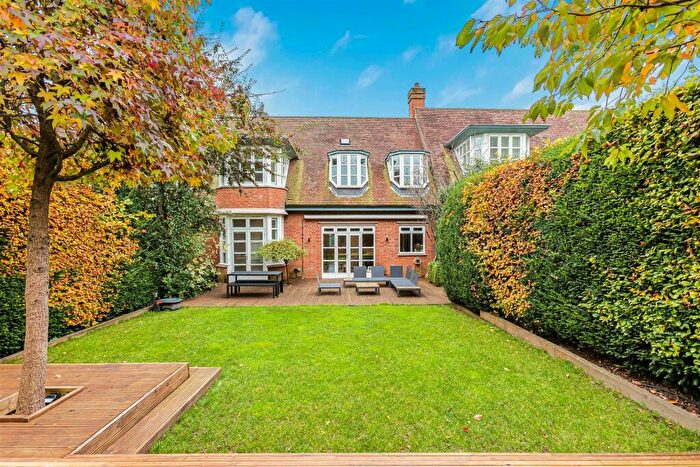 4 Bedroom Terraced House For Sale In The Walled Garden, Hertford, SG14