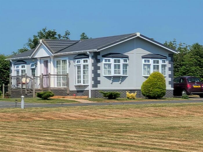 2 Bedroom Park Home For Sale In Scamford Park, Camrose, Haverfordwest, SA62