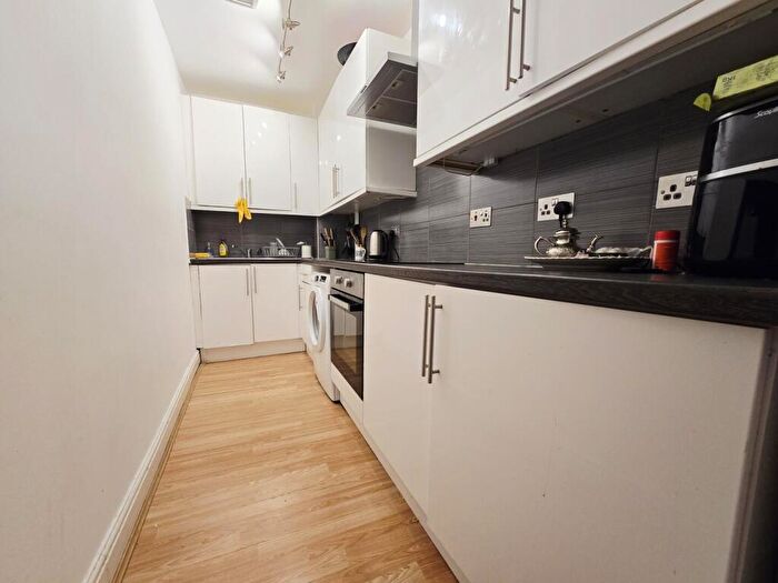 4 Bedroom Flat To Rent In Criterion Mews, N19