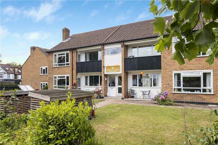 2 Bedroom Flat To Rent In Barston Road, London, SE27