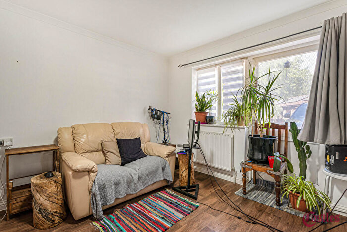 1 Bedroom Flat For Sale In Semley Gate, London, E9 - Photo 9