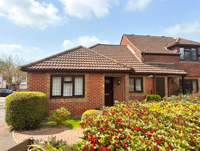 2 Bedroom Bungalow For Sale In Matterdale Gardens, Barming, Maidstone, ME16