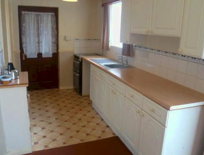 3 Bedroom Semi-Detached House To Rent In Bedroom House, Ashmore Park, Wolverhampton, WV1