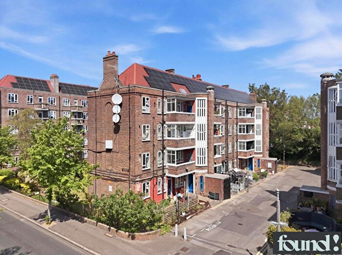 2 Bedroom Flat For Sale In Cosgrove House, Whiston Road, Hackney, E2