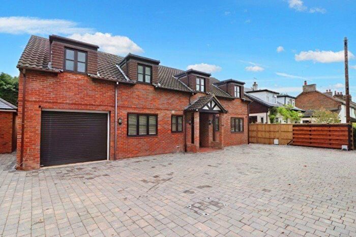 5 Bedroom Detached House To Rent In Alexandra Road, Chipperfield, Kings Langley, Hertfordshire, WD4