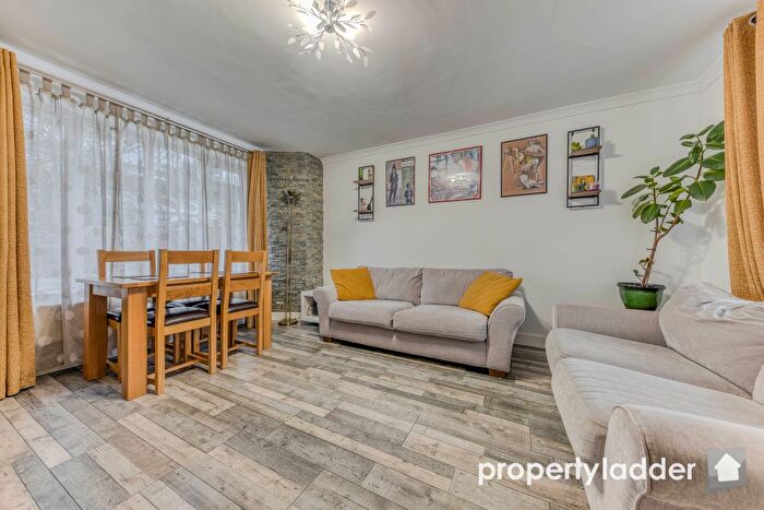 3 Bedroom End Of Terrace House For Sale In Cavell Road, Norwich, NR1