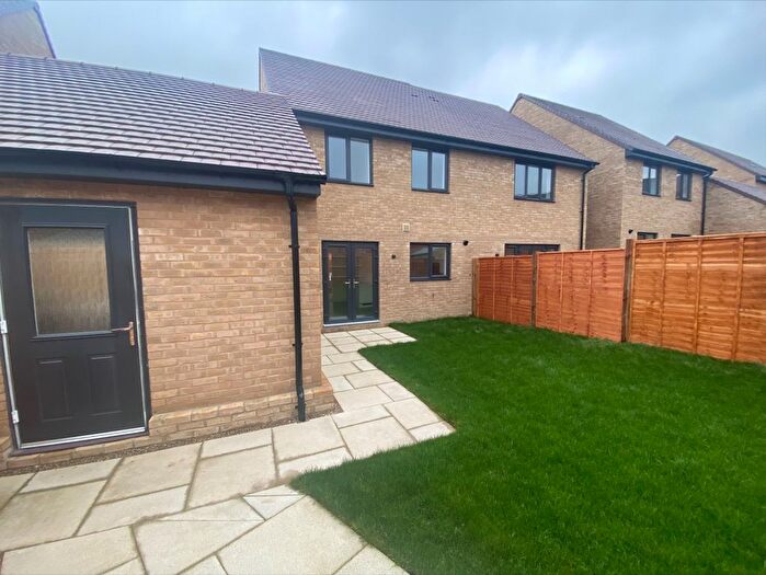 3 Bedroom Semi-Detached House To Rent In Farmstead Road, Bridgefield, Ashford, TN25