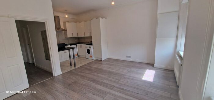 2 Bedroom Flat To Rent In Brand Close, Seven Sisters Road, London, N4
