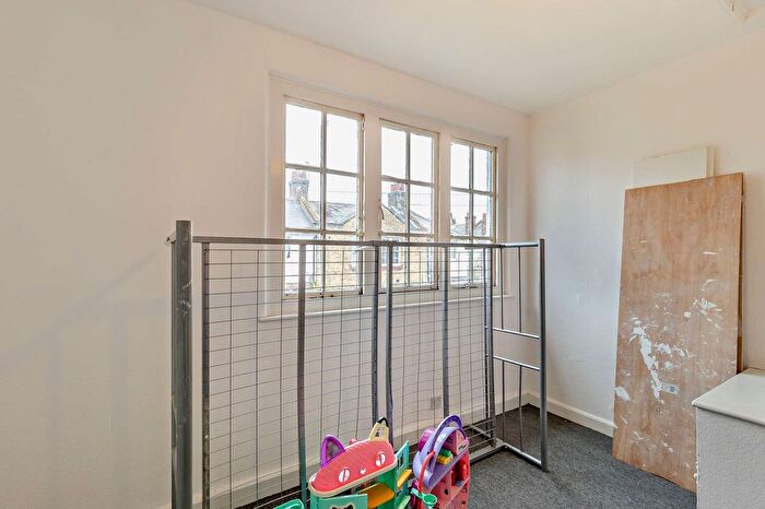 2 Bedroom Terraced House For Sale In Chesthunte Road, London, N17