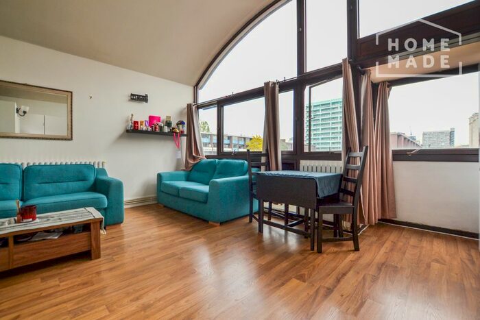 1 Bedroom Flat To Rent In Crescent House, Golden Lane Estate, EC1Y