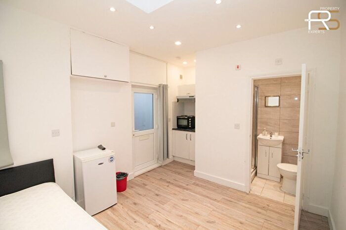 1 Bedroom Studio To Rent In Chingford Mount Road, Chingford, E4