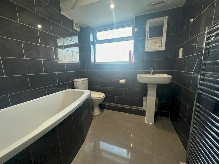 3 Bedroom Semi-Detached House To Rent In Wimborne Avenue, Hayes, UB4