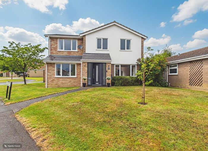 4 Bedroom Detached House For Sale In Hayfield Drive, Hazlemere, Buckinghamshire, HP15
