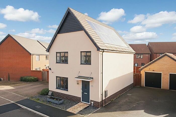 4 Bedroom Detached House For Sale In Robin Grove, Wymondham, Norwich, NR18