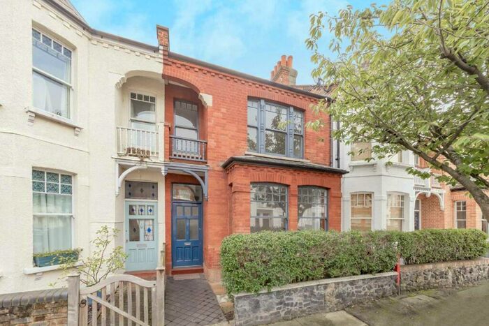 3 Bedroom Terraced House To Rent In Eastwood Road, London, N10