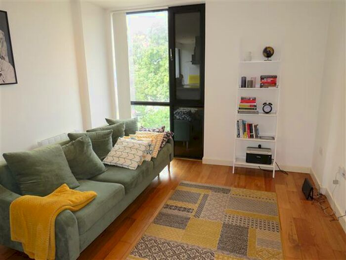 1 Bedroom Apartment To Rent In The Boulevard, Crawley, RH10