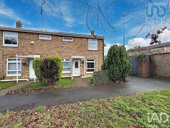 2 Bedroom End Of Terrace House For Sale In Hollyfield, Harlow, CM19