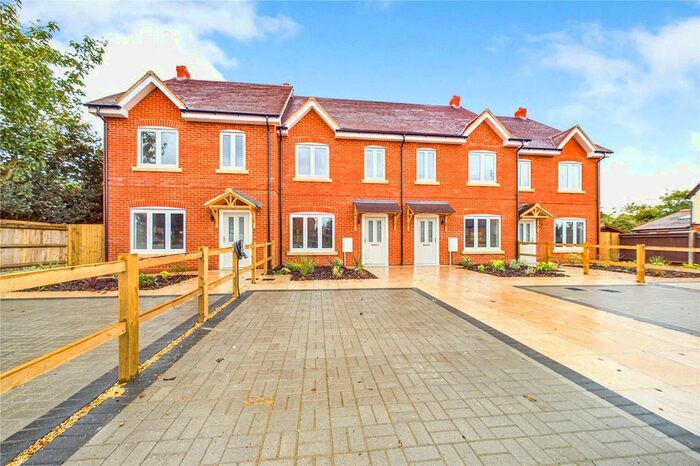 3 Bedroom Terraced House To Rent In Horseshoe Road, Pangbourne, Reading, Berkshire, RG8