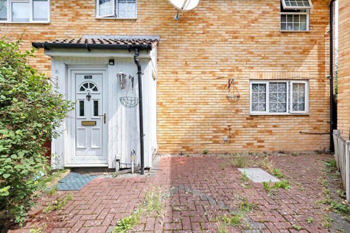 3 Bedroom End Of Terrace House For Sale In Sheerwater Road, Beckton, London, E16