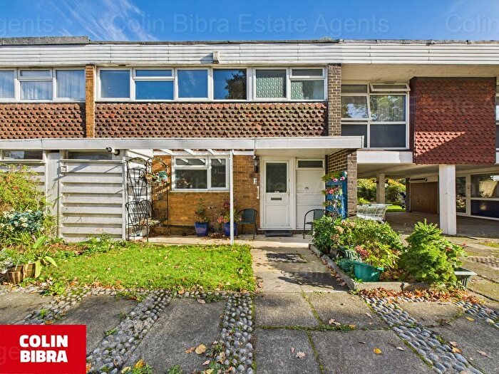 3 Bedroom Terraced House For Sale In The Knoll, Ealing, W13