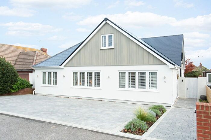 4 Bedroom Detached House For Sale In Kings Avenue, Broadstairs, Kent, CT10