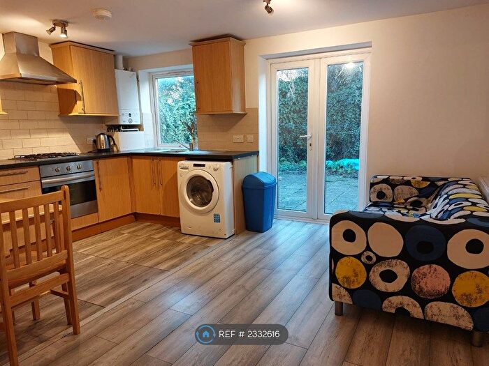 3 Bedroom Flat To Rent In Davenant Road, London, N19